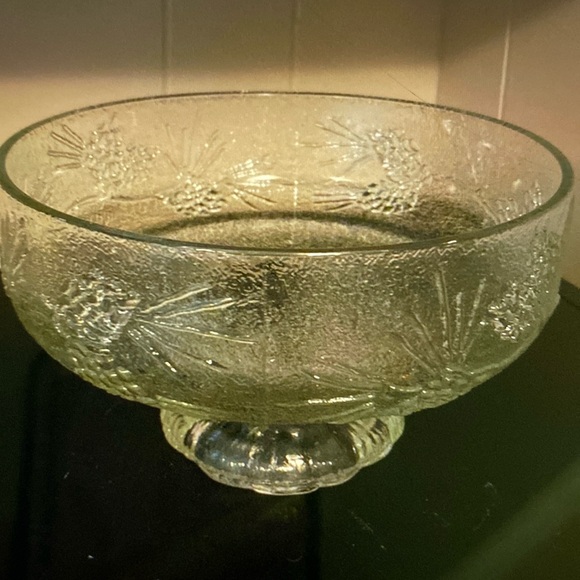 Rare Ponderosa Pine footed Vegetable Bowl Tiara - Picture 1 of 3